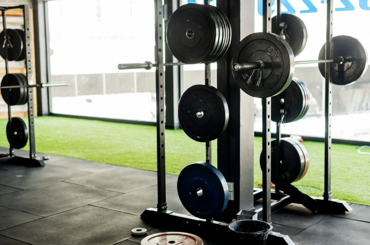 De Beste Sportschool Apparaten voor Jouw Fitnessruimte